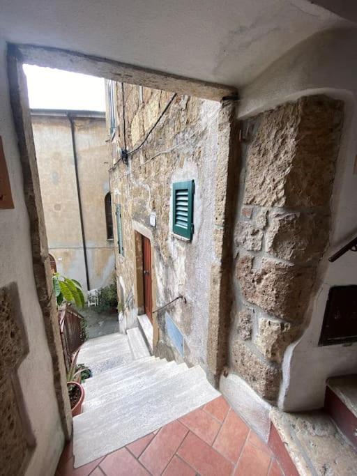 La Sorpresa Sul Bastione With Panoramic Balcony Appartement Pitigliano Buitenkant foto
