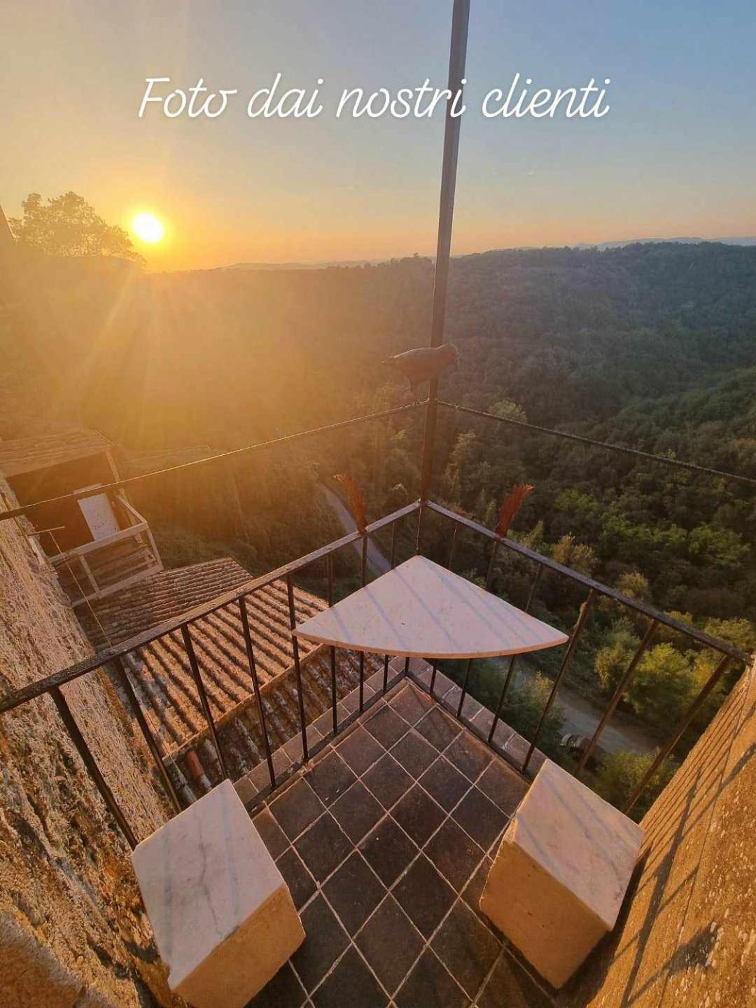 La Sorpresa Sul Bastione With Panoramic Balcony Appartement Pitigliano Buitenkant foto